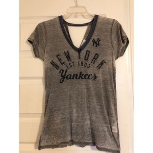 NY Yankees distressed tee